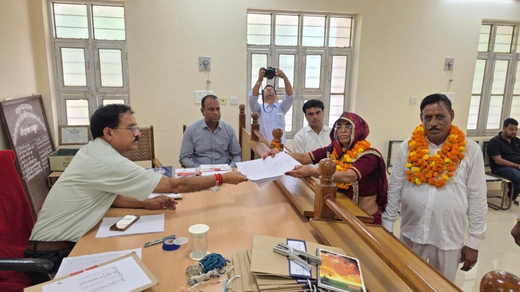 बीदासर नगर पालिका चुनाव: 29 प्रत्याशियों के 33 नामांकन दर्ज; भाजपा-कांग्रेस ने 9-9 सीटों पर उतारे उम्मीदवार